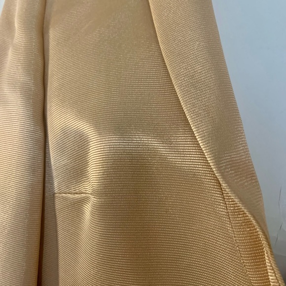 Gold Taiga jacket. - Picture 4 of 9